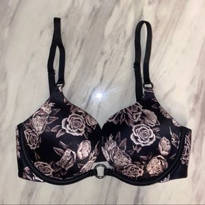 Victoria’s Secret plunge bra